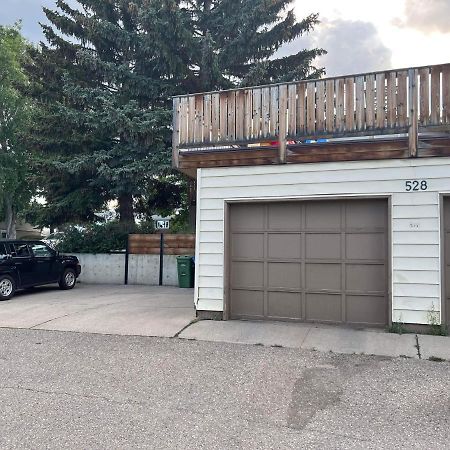 Cozy Basement Suite-溫馨小屋 Designated Parking Calgary Exterior photo