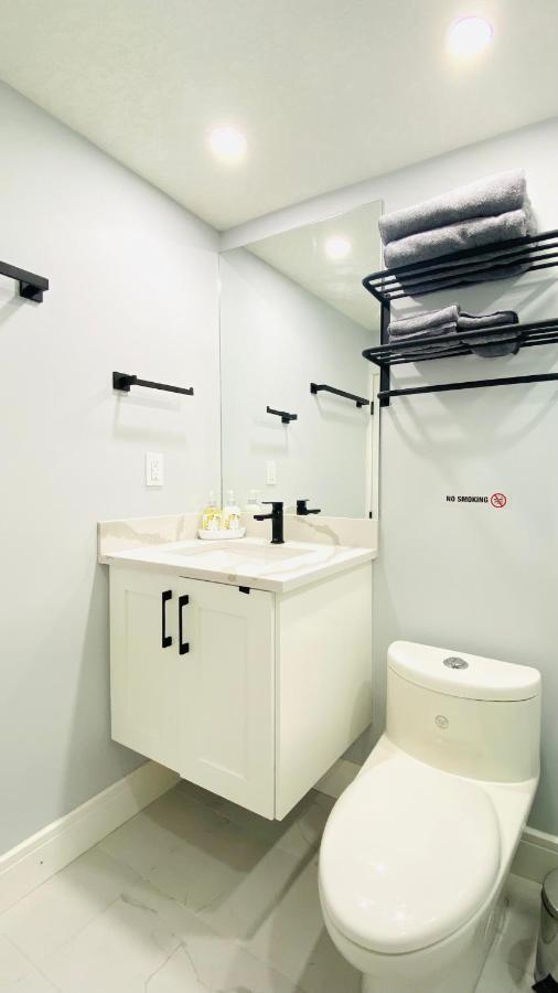Cozy Basement Suite-溫馨小屋 Designated Parking Calgary Exterior photo