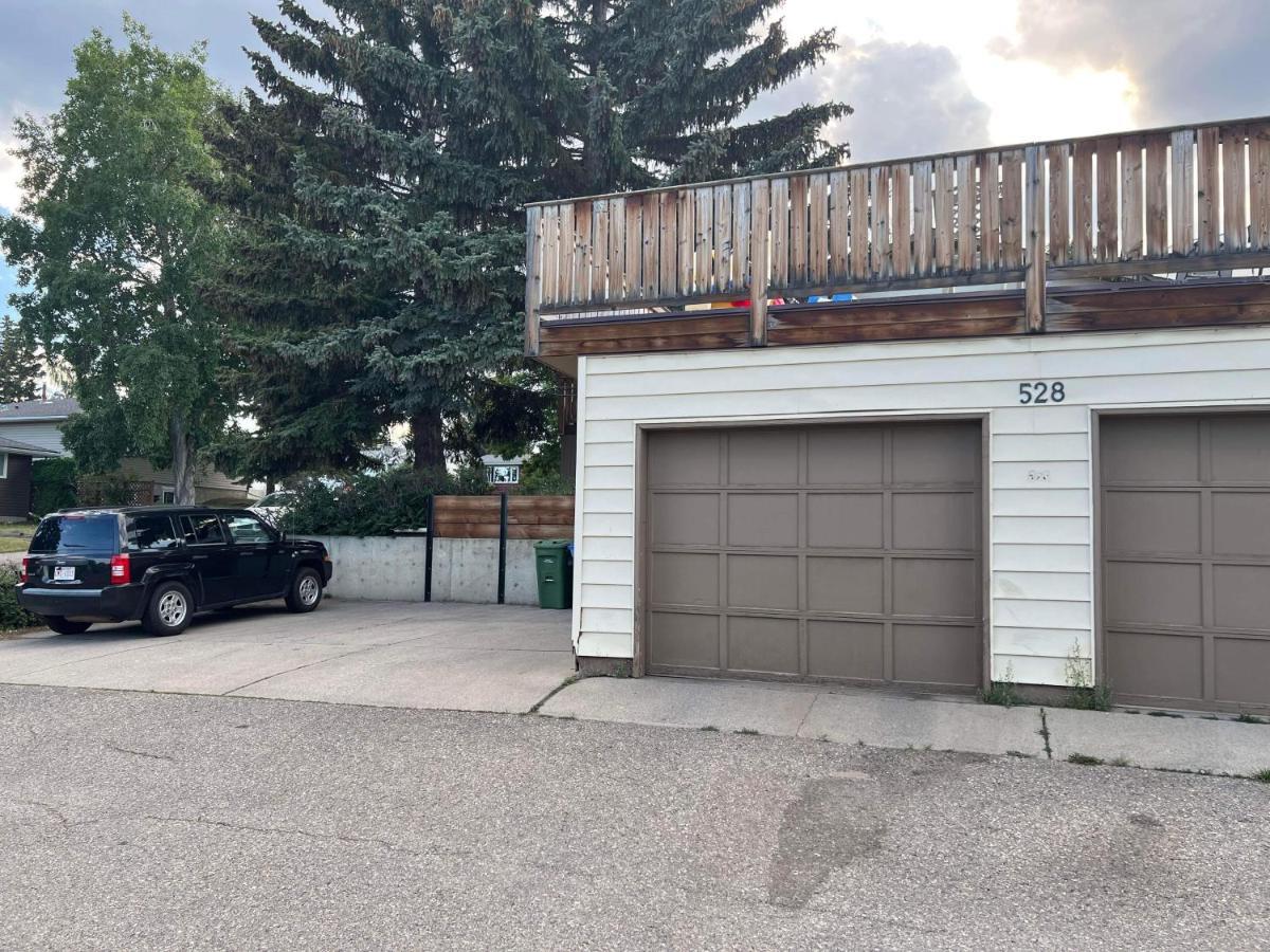 Cozy Basement Suite-溫馨小屋 Designated Parking Calgary Exterior photo